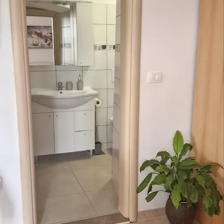 & Nada