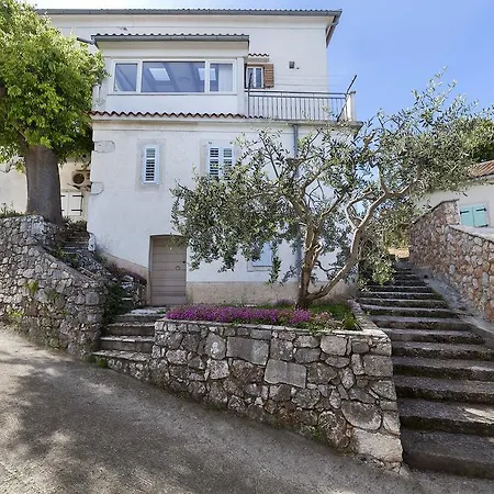 & Nada Guest house