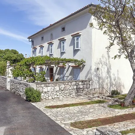 & Nada Guest house