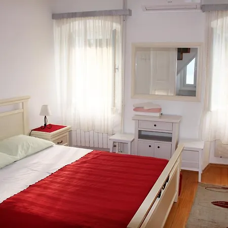 & Nada Guest house